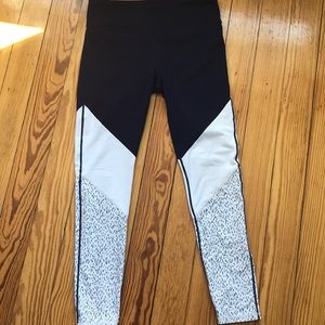 Workout leggings size medium condition is great